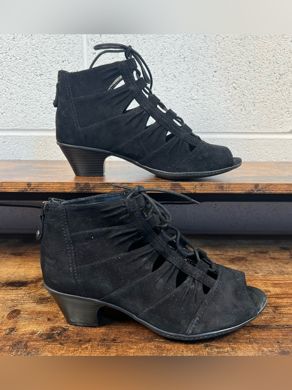 Earth Aurora Shoes Heeled Leather Lace Up Booties Black Peep Toe Women's 10 Wide